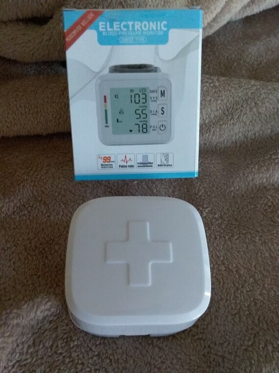 Electronic Blood Pressure Monitor (Wrist Type) new , battery included.
